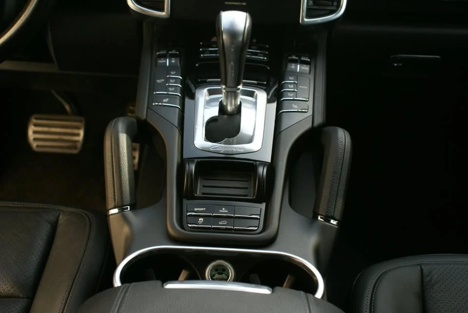 2012 Porsche 958 Cayenne S - Image 16 of 19