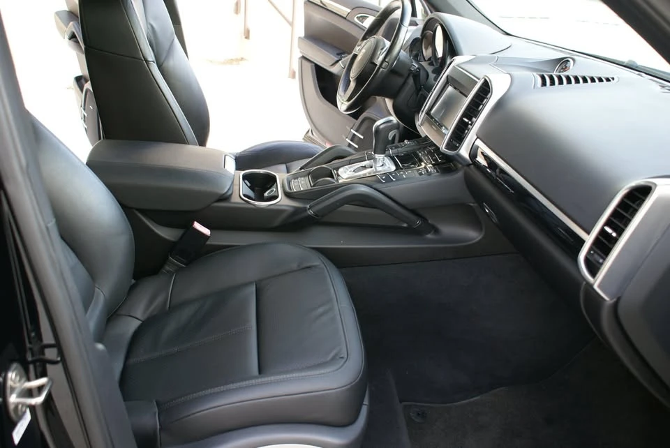 2012 Porsche 958 Cayenne S - Image 17 of 19
