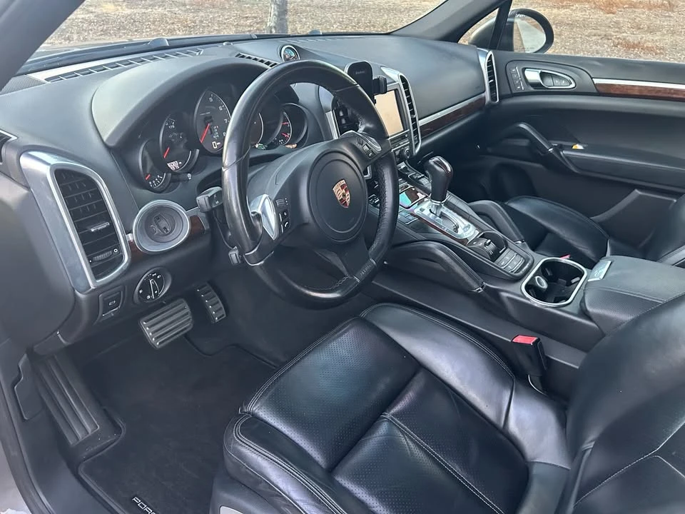 2012 Porsche 958 Cayenne S - Image 2 of 6