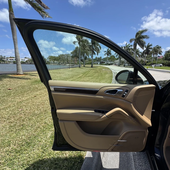 2012 Porsche 958 Cayenne S - Image 13 of 21