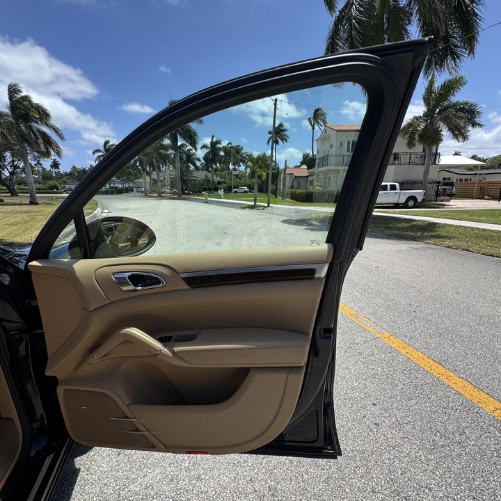 2012 Porsche 958 Cayenne S - Image 16 of 21