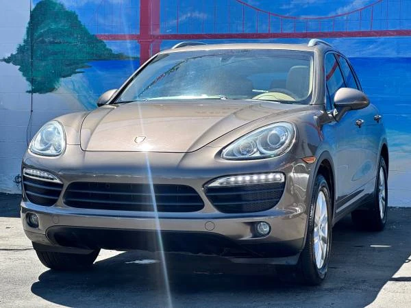 2012 Porsche 958 Cayenne S - Image 3 of 10