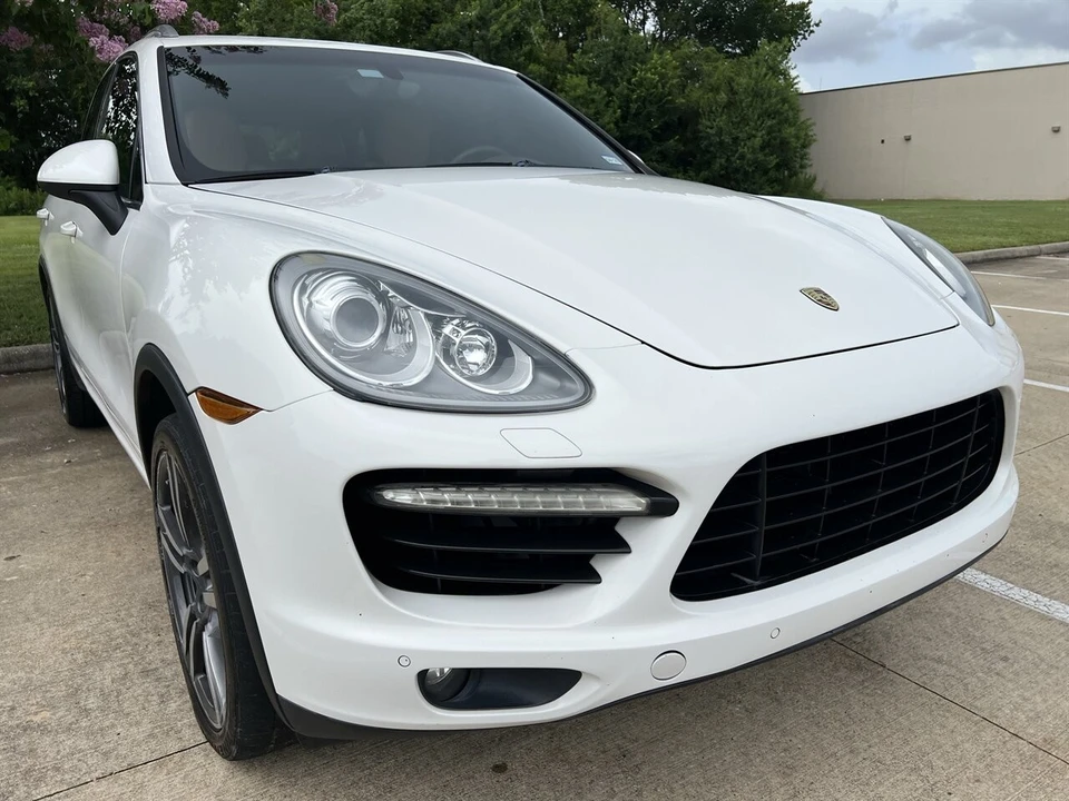 2012 Porsche 958 Cayenne S - Image 2 of 24