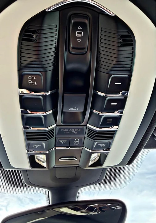 2012 Porsche 958 Cayenne S - Image 19 of 20