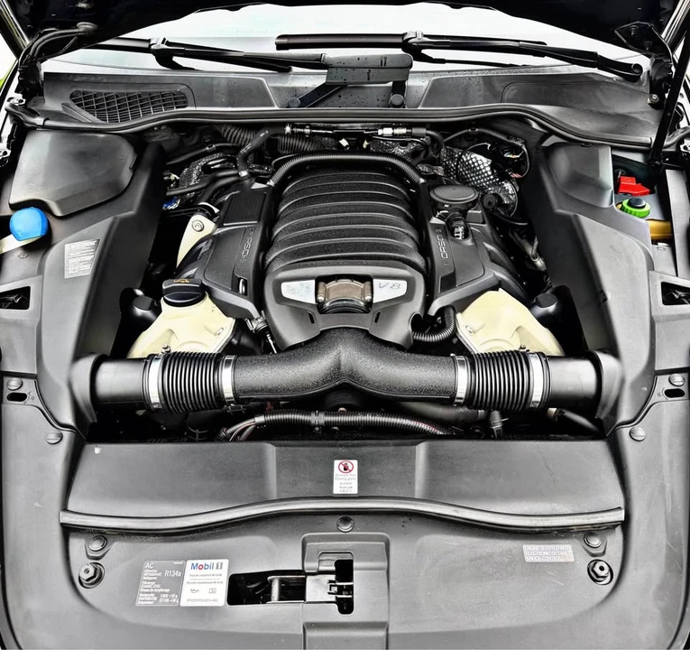 2012 Porsche 958 Cayenne S - Image 9 of 20