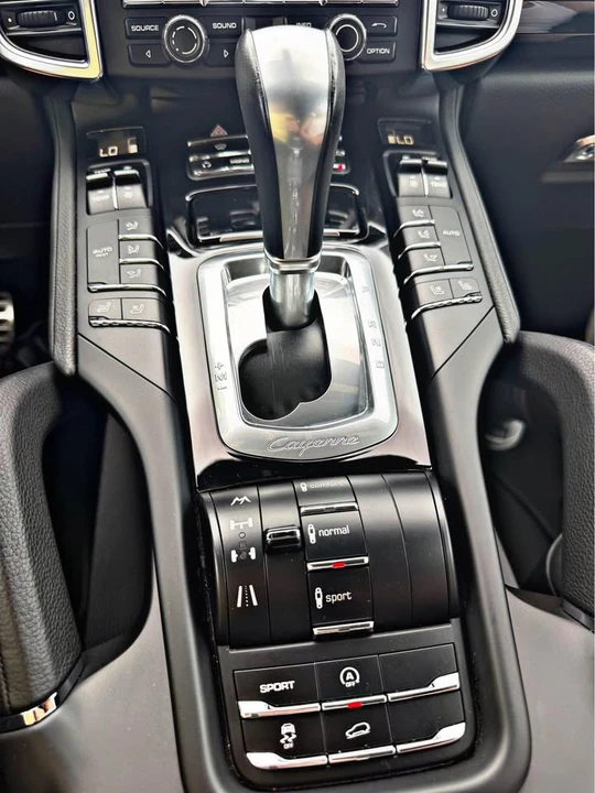 2012 Porsche 958 Cayenne S - Image 18 of 20