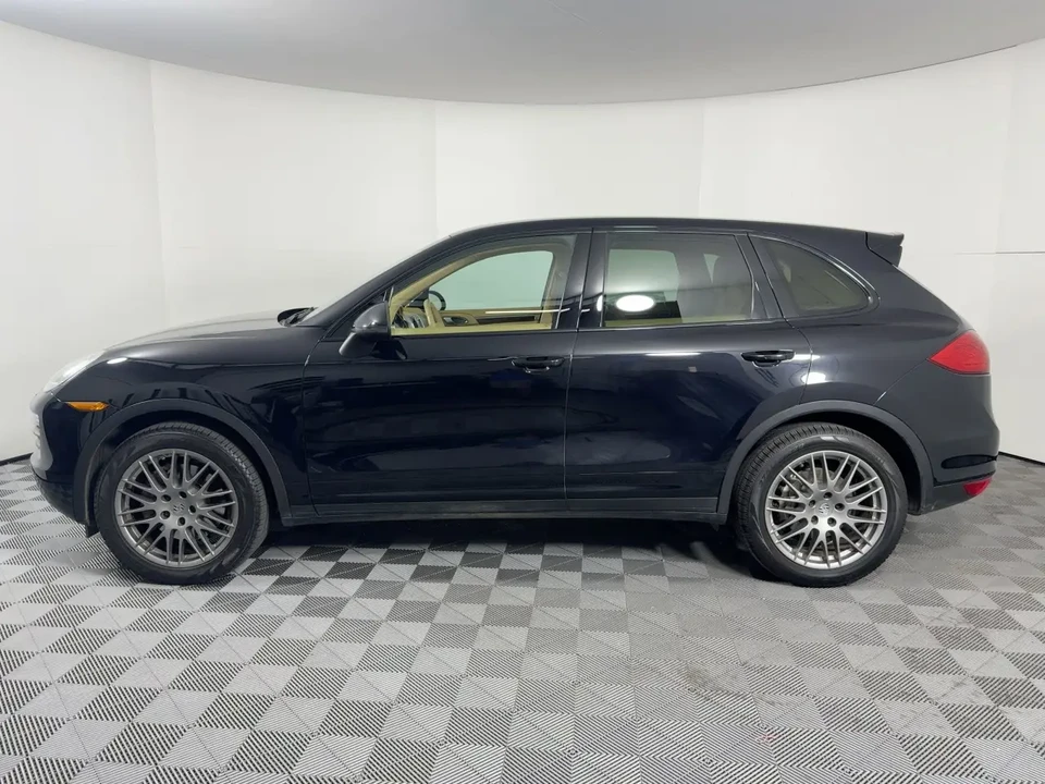 2012 Porsche 958 Cayenne S - Image 2 of 5