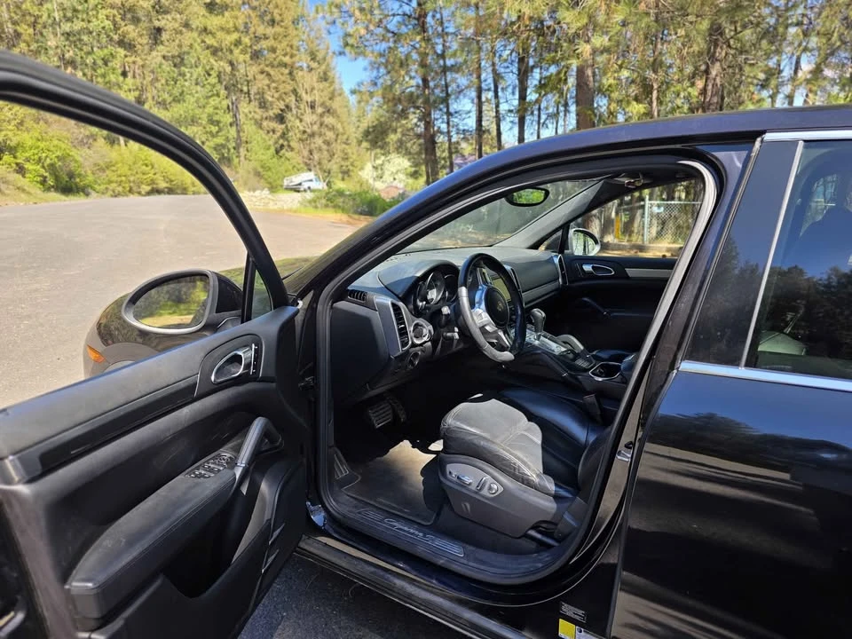 2012 Porsche 958 Cayenne S - Image 6 of 12