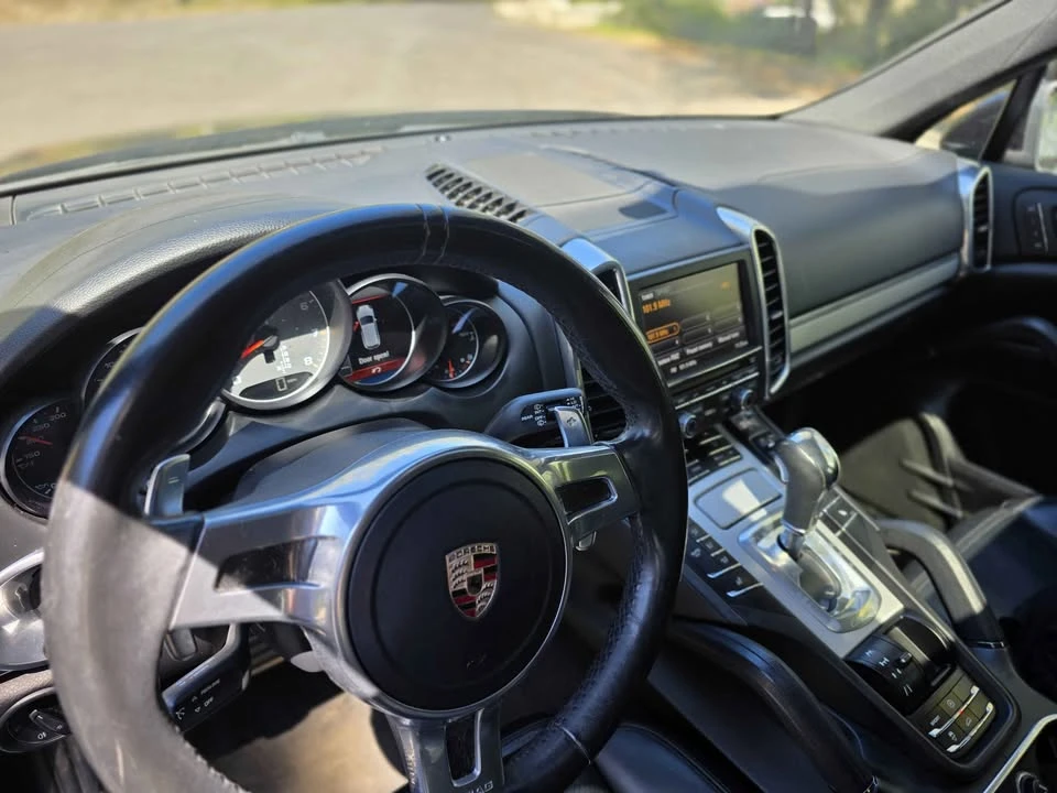 2012 Porsche 958 Cayenne S - Image 5 of 12