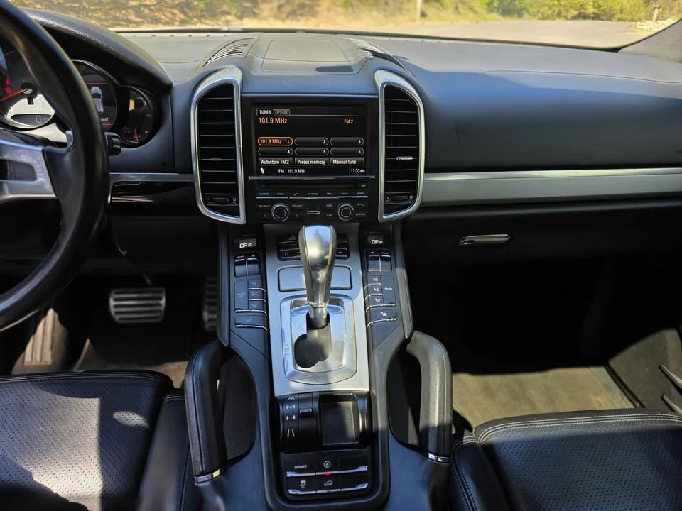 2012 Porsche 958 Cayenne S - Image 7 of 12