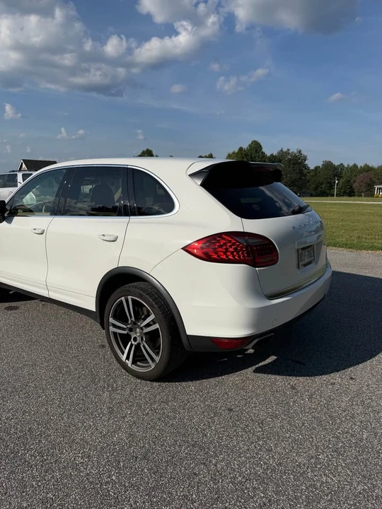 2012 Porsche 958 Cayenne S - Image 4 of 11