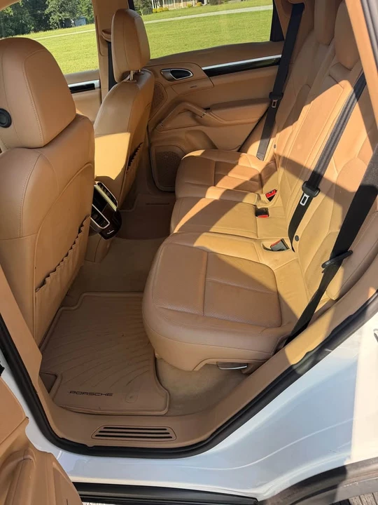 2012 Porsche 958 Cayenne S - Image 6 of 11
