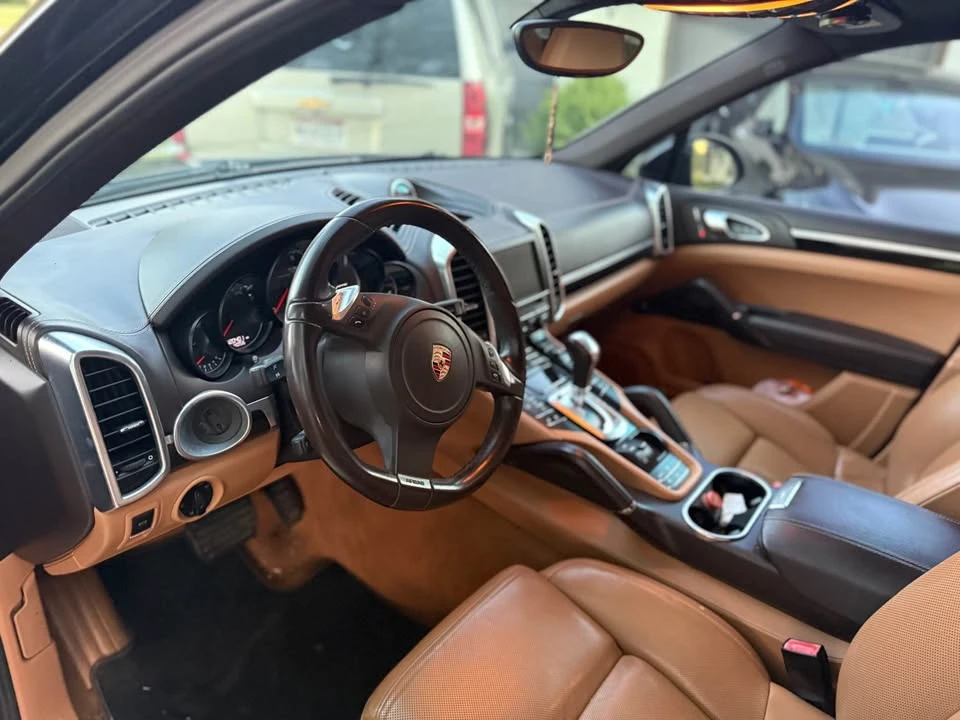 2012 Porsche 958 Cayenne S - Image 2 of 12