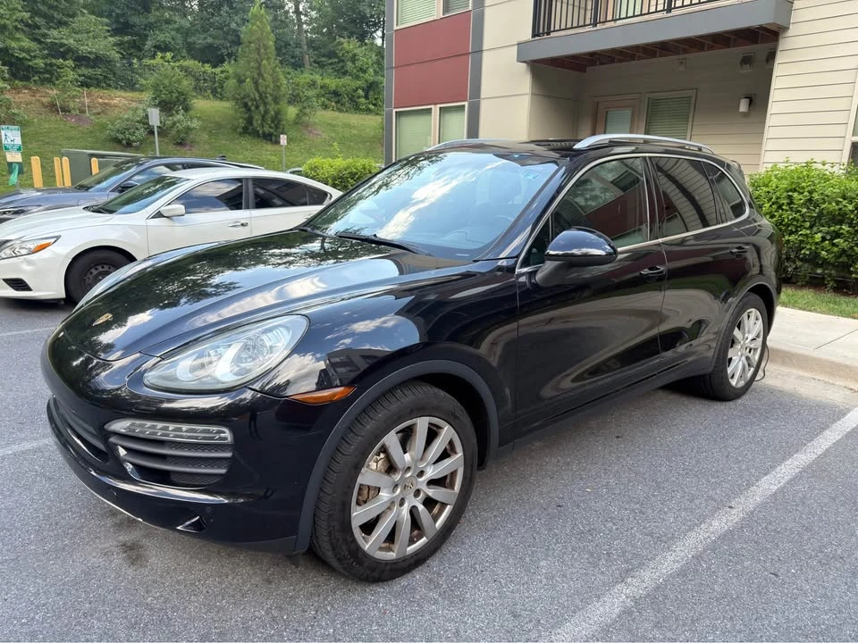2012 Porsche 958 Cayenne S - Image 2 of 13
