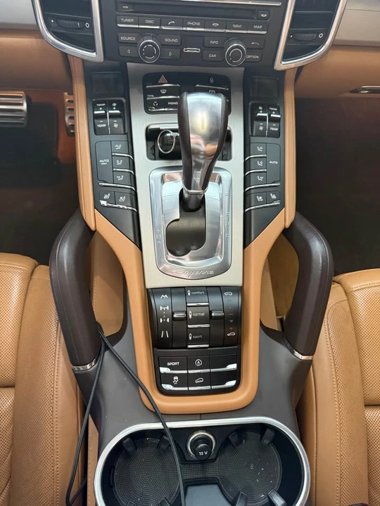 2012 Porsche 958 Cayenne S - Image 6 of 16