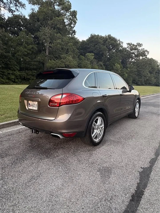 2012 Porsche 958 Cayenne S - Image 11 of 16