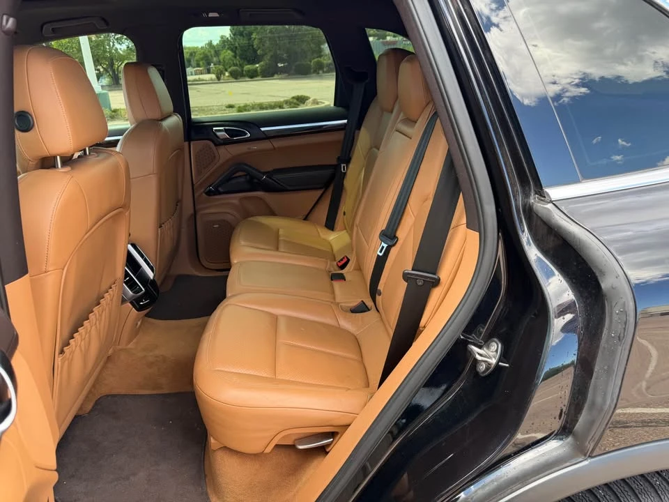 2012 Porsche 958 Cayenne S - Image 12 of 17