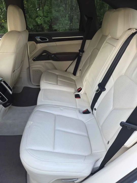 2012 Porsche 958 Cayenne S - Image 8 of 9