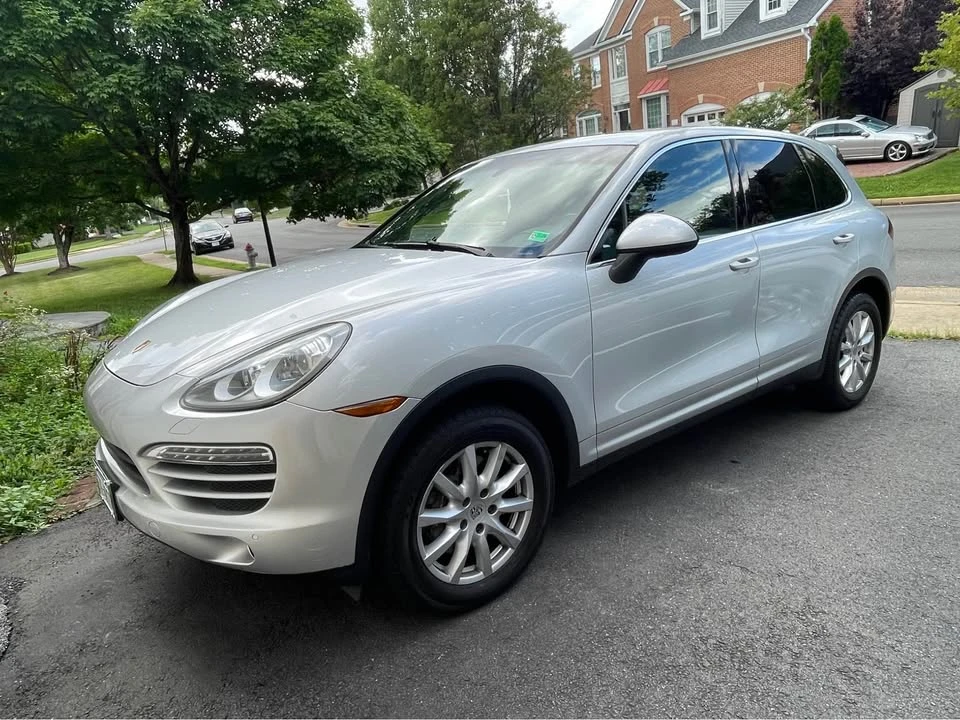 2012 Porsche 958 Cayenne S - Image 10 of 20