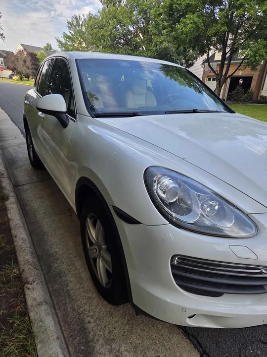 2012 Porsche 958 Cayenne S - Image 2 of 9