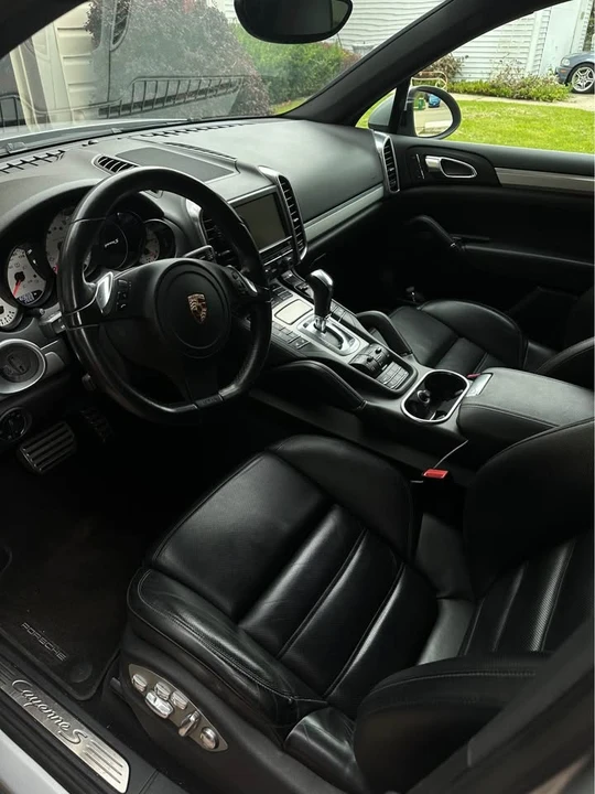 2012 Porsche 958 Cayenne S - Image 9 of 13