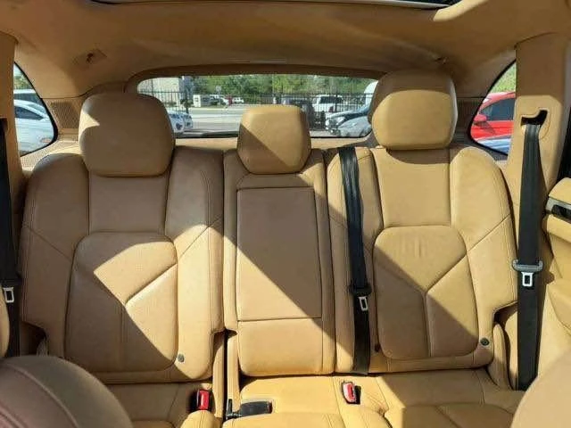 2012 Porsche 958 Cayenne S - Image 9 of 10