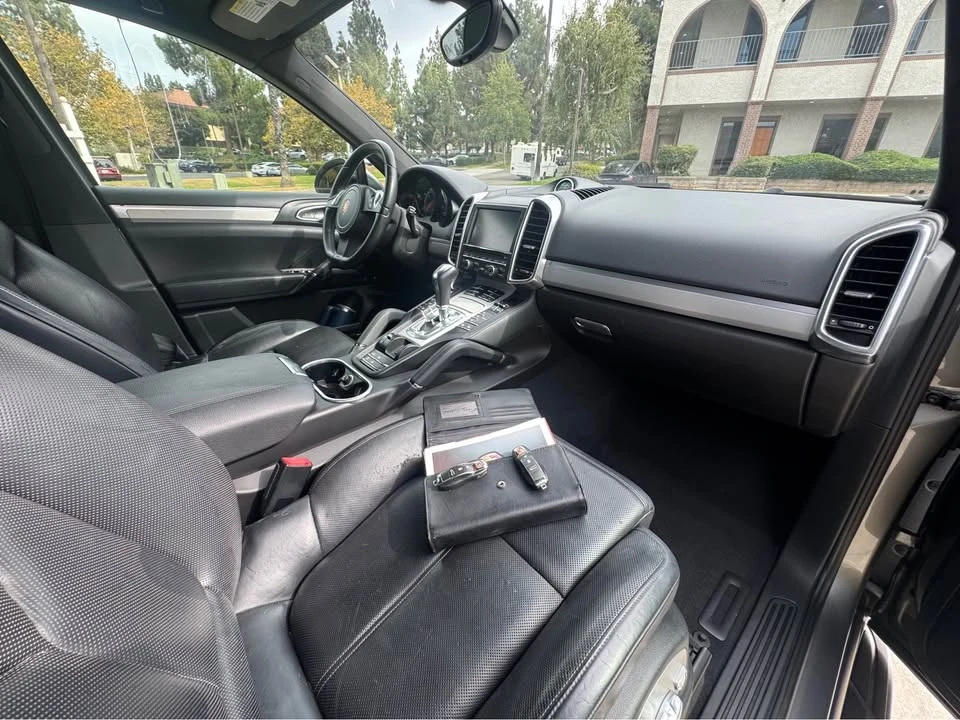 2012 Porsche 958 Cayenne S - Image 14 of 18