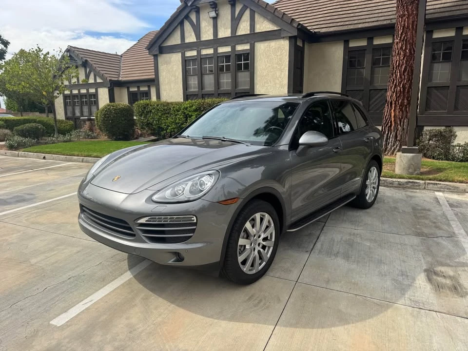 2012 Porsche 958 Cayenne S - Image 3 of 18