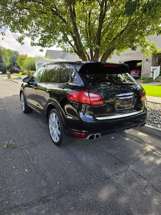 2012 Porsche 958 Cayenne S - Image 2 of 12
