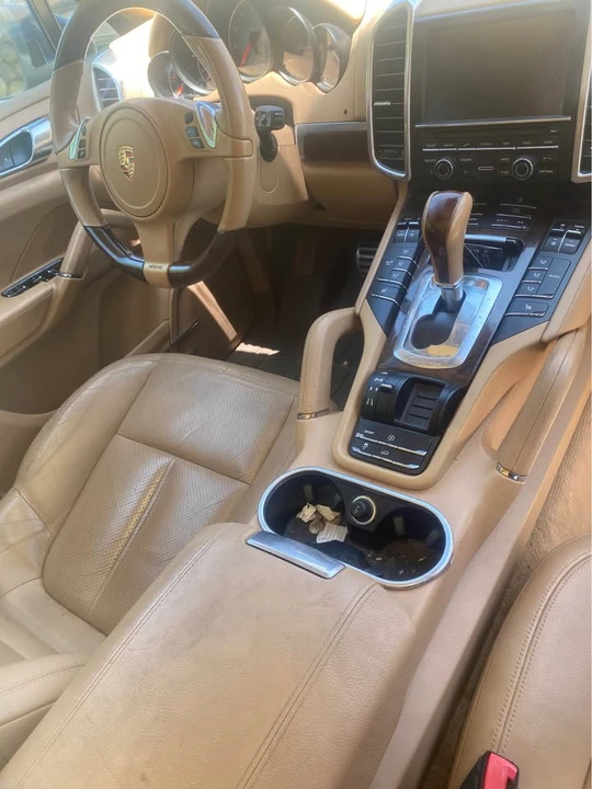 2012 Porsche 958 Cayenne S - Image 2 of 6