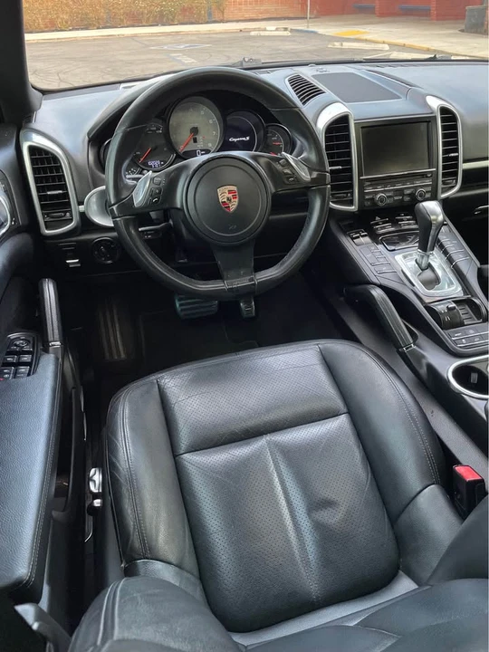 2012 Porsche 958 Cayenne S - Image 9 of 15