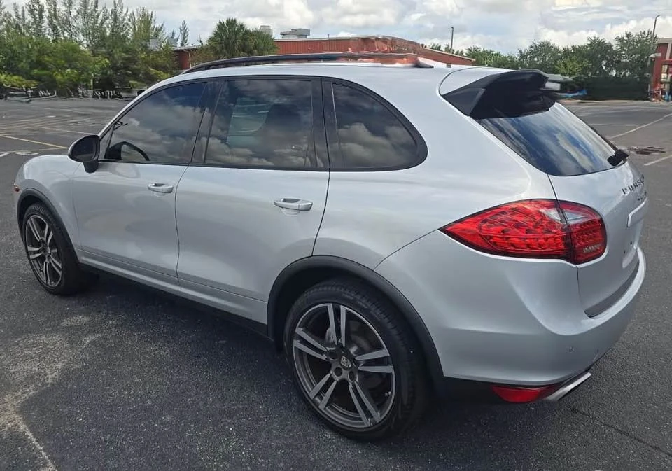 2012 Porsche 958 Cayenne S - Image 2 of 12