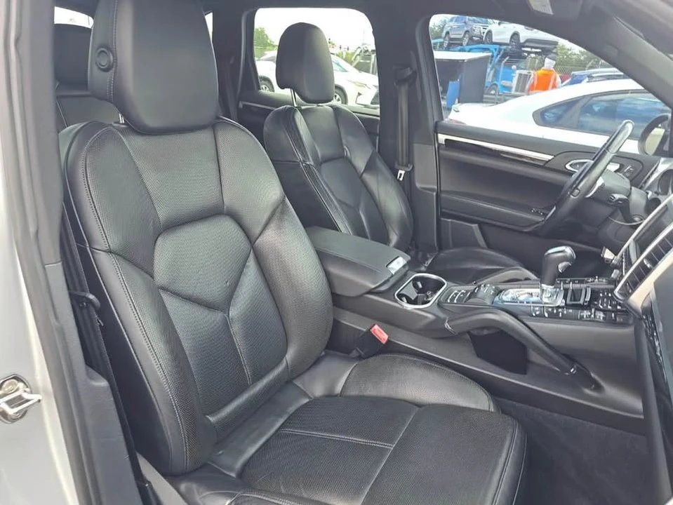 2012 Porsche 958 Cayenne S - Image 10 of 12