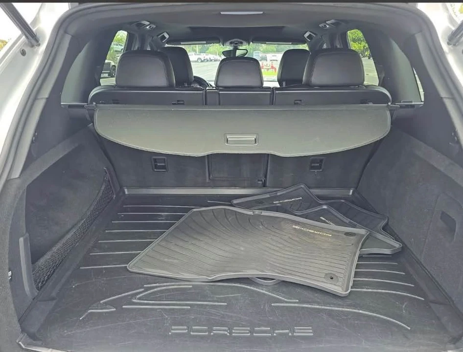 2012 Porsche 958 Cayenne S - Image 11 of 12