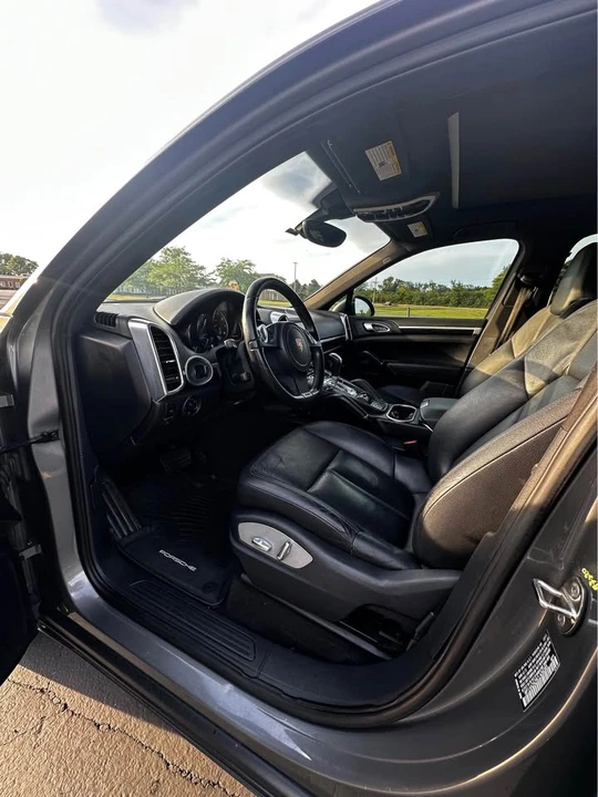 2012 Porsche 958 Cayenne S - Image 10 of 18