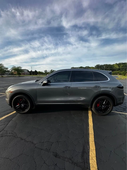 2012 Porsche 958 Cayenne S - Image 2 of 18