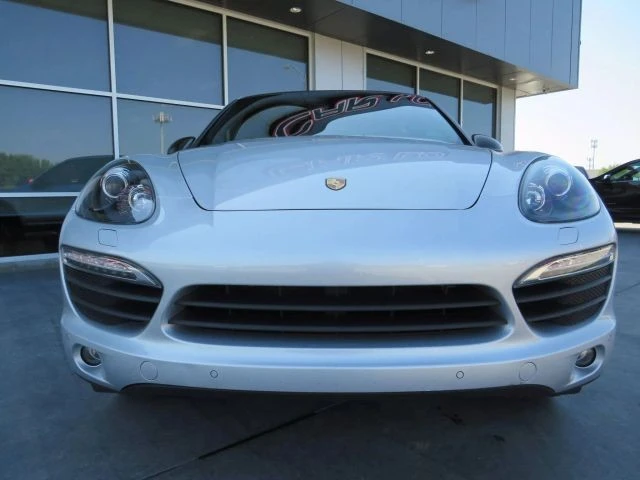 2012 Porsche 958 Cayenne S - Image 2 of 12
