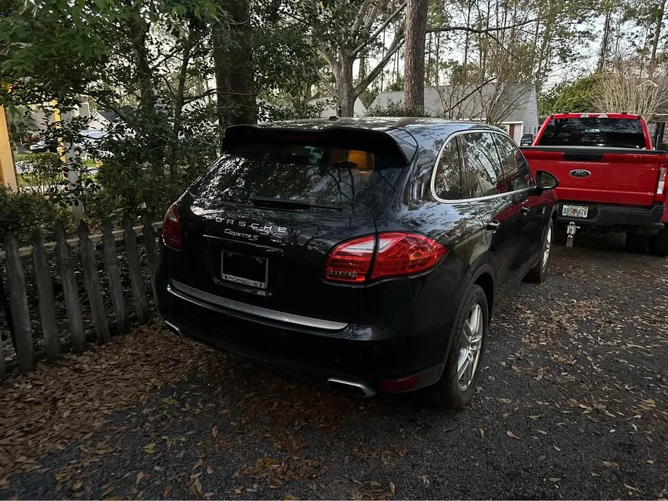 2012 Porsche 958 Cayenne S - Image 2 of 3