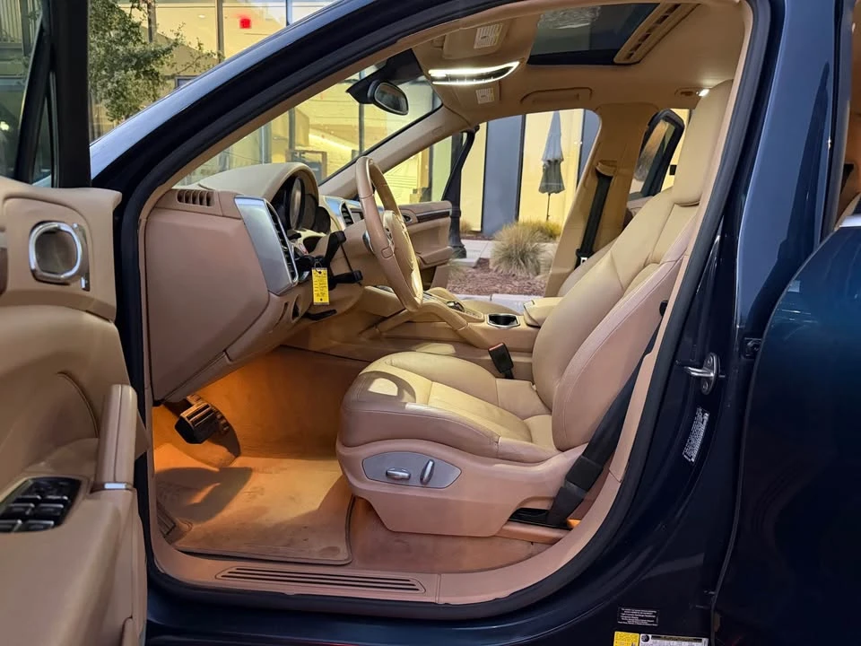 2012 Porsche 958 Cayenne S - Image 10 of 17
