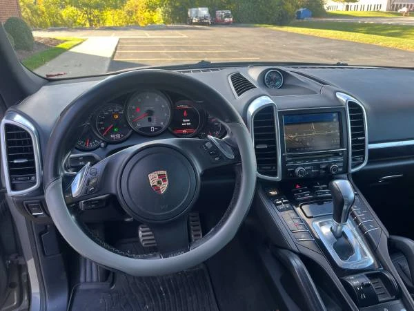 2012 Porsche 958 Cayenne S - Image 13 of 21