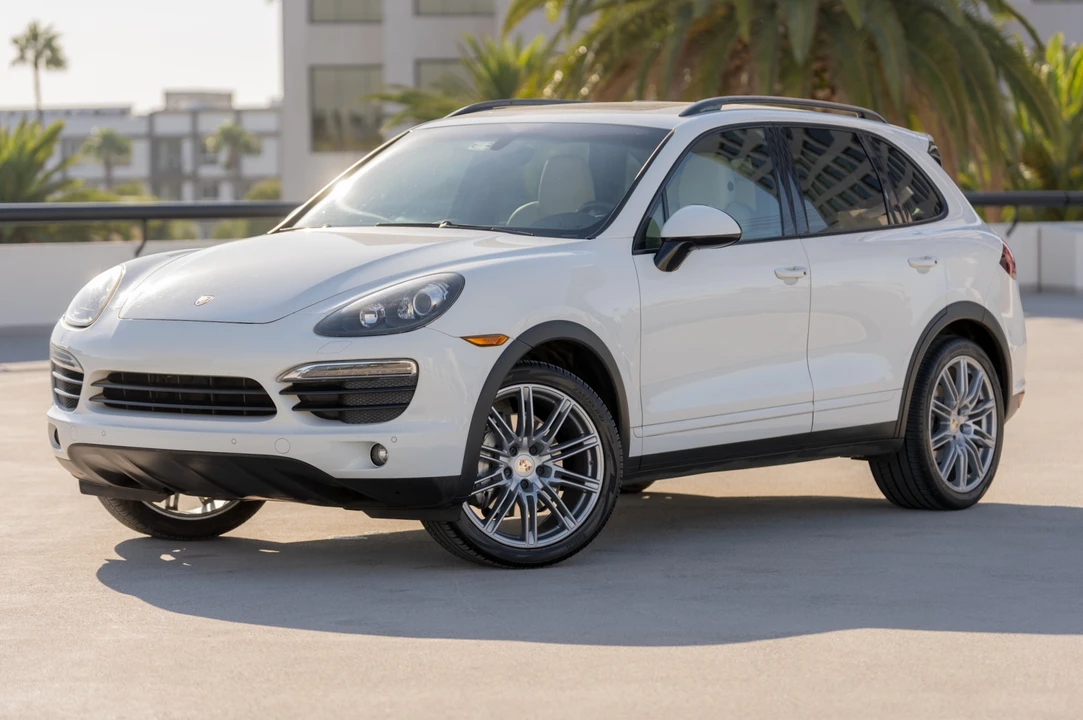 2012 Porsche 958 Cayenne S - Image 2 of 31