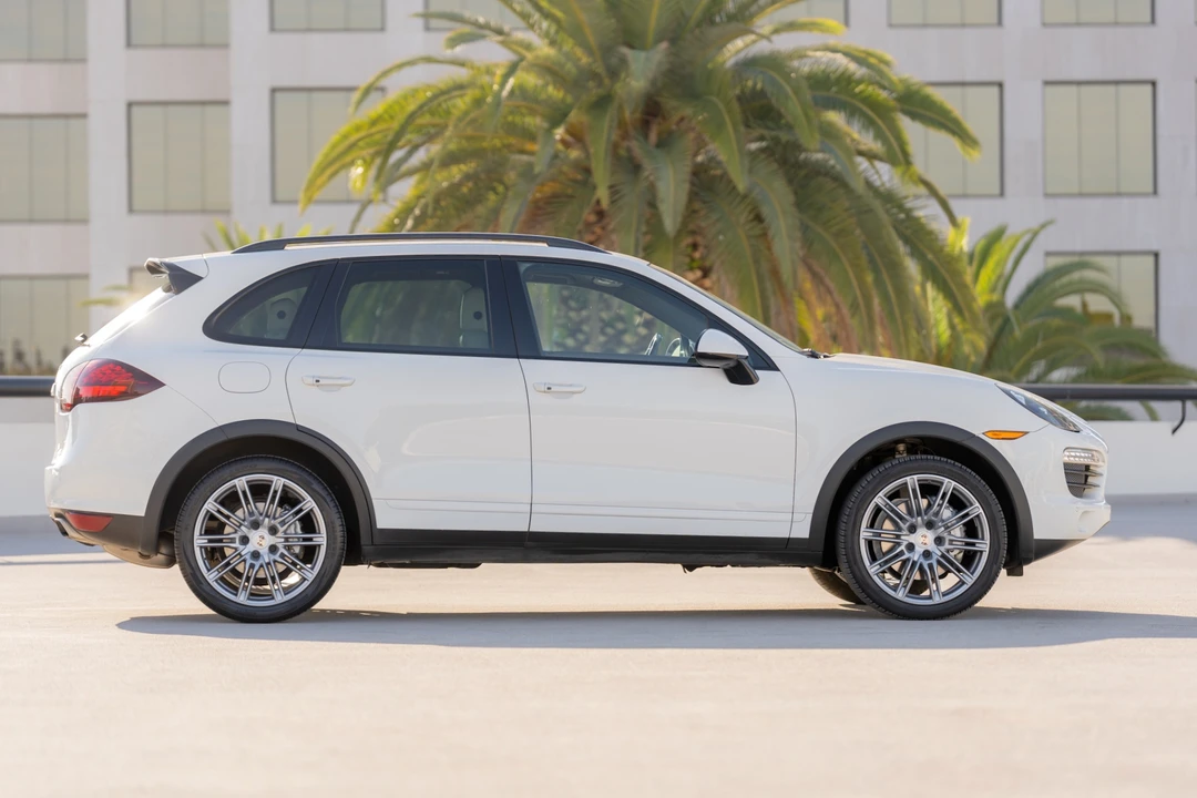 2012 Porsche 958 Cayenne S - Image 13 of 31