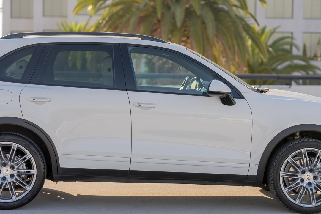 2012 Porsche 958 Cayenne S - Image 28 of 31
