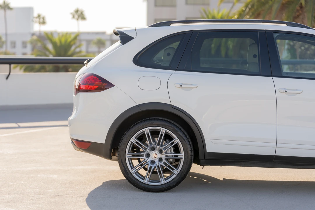 2012 Porsche 958 Cayenne S - Image 29 of 31