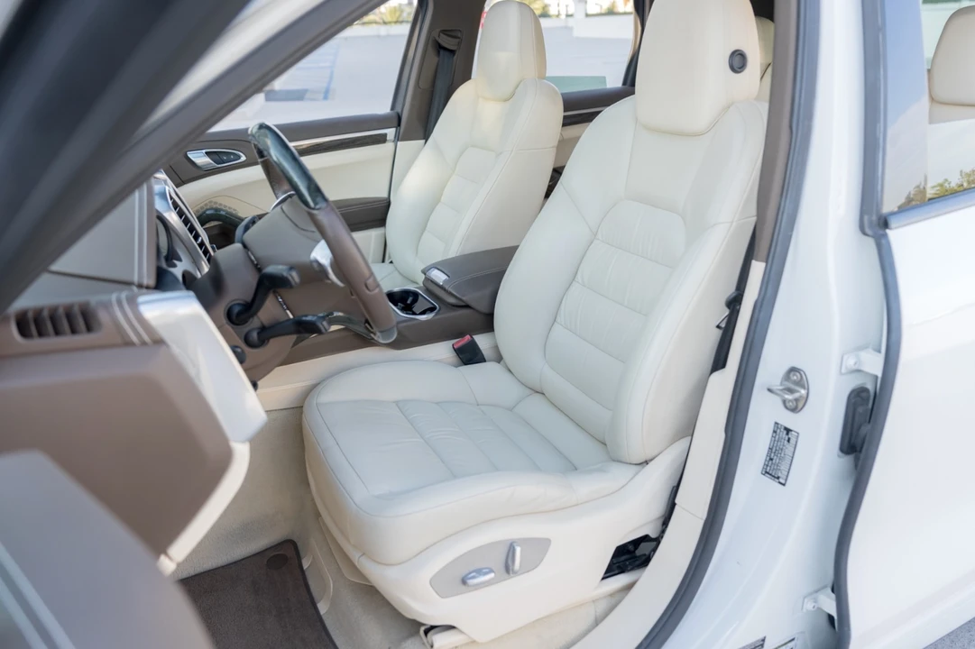 2012 Porsche 958 Cayenne S - Image 13 of 28