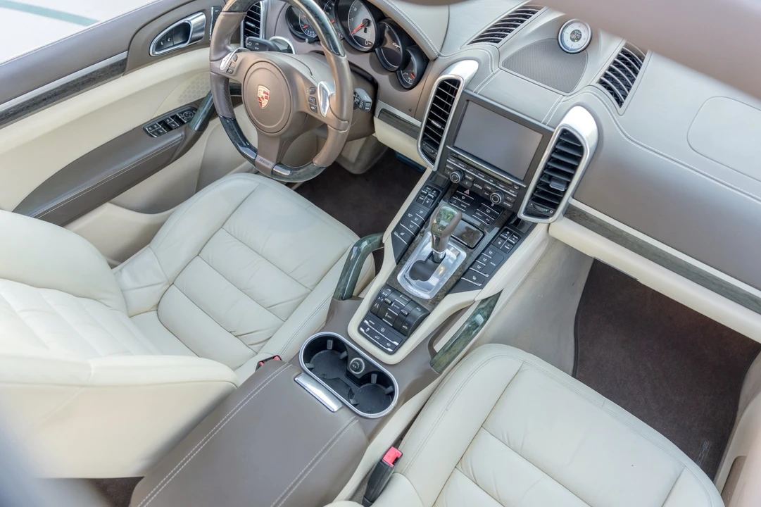 2012 Porsche 958 Cayenne S - Image 14 of 28