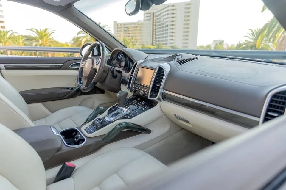 2012 Porsche 958 Cayenne S - Image 16 of 20