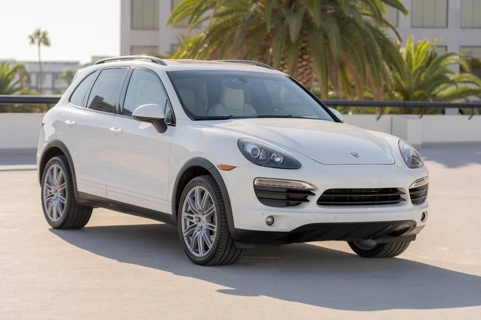 2012 Porsche 958 Cayenne S - Image 2 of 20