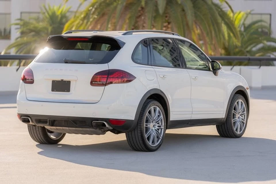 2012 Porsche 958 Cayenne S - Image 5 of 20