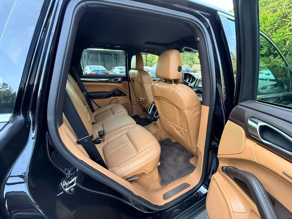 2012 Porsche 958 Cayenne S - Image 11 of 28